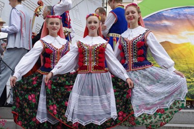 Stroje ludowe w Polsce: góralski, łowicki, krakowski i inne