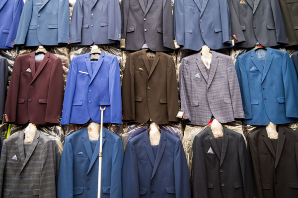 Modne męskie garnitury