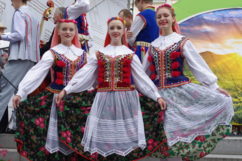 Stroje ludowe w Polsce