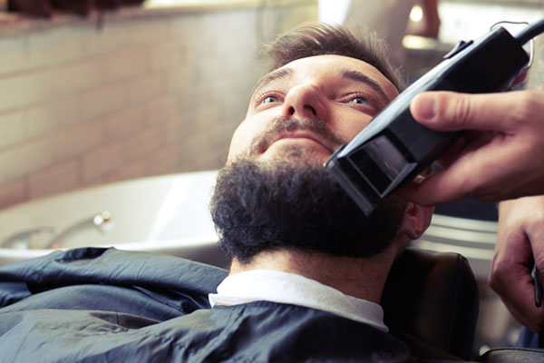 Modna stylizacja brody i wąsów 